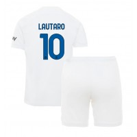 Fotballdrakt Barn Inter Milan Lautaro Martinez #10 Bortedraktsett 2023-24 Kortermet (+ Korte bukser)